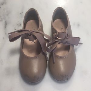 Capezio nude little girl tap shoes